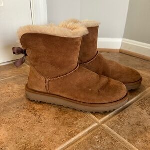 UGG® Australia - Bailey Mini Bow Boot Chestnut 8M